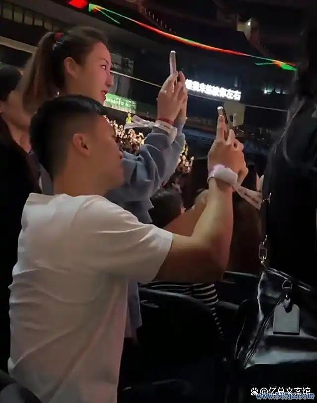 突发！赌王男儿疑与只身夫仳离，已清空酬酢媒体上悉数合照 阶级各别埋隐患
